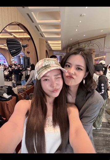 La mejor pareja 💘💘#FAYMAY#tiktokponmeenparati#tiktokviral#wlw#gl@charli d’amelio @TikTok