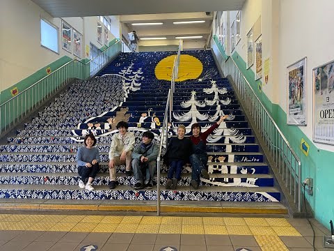 【駅階段にアート出現!?】ＪＲ駅の大階段に階段アートを手作りで制作してみた！