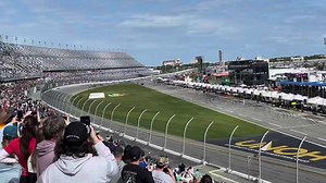 Start zu den 24h von Daytona mit Porsche und BMW 😍 | AUTO BILD