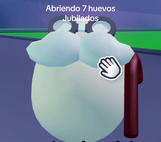 Abriendo huevos jubilados en Adopt Me