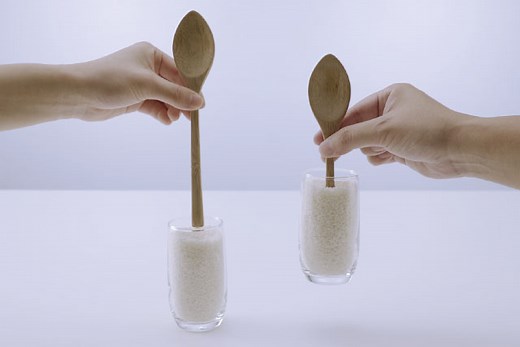 摩擦 ｜ 自由研究におすすめ！家庭でできる科学実験シリーズ「120秒の科学」｜ NGKサイエンスサイト ｜ 日本ガイシ株式会社