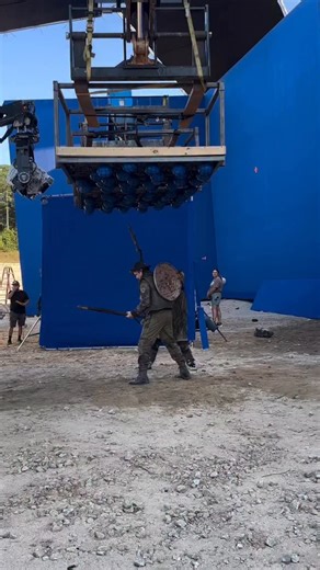 Cinemagiq on Instagram: "behind the scenes of Stranger Things. the swarm isn’t real. the danger is carefully built. blue screen. rigs. timing. what looks chaotic on screen is precise work behind it. this is how the upside down is made. Follow @cinemagiq for your daily dose of film magic. ✨"