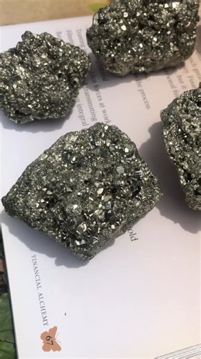 Witchdom Stones on Instagram: "จงเฮง! ให้มันสมความร้อนแรงแห่งปี "ม้าไฟ"❤️‍🔥 ตรุษจีนนี้ ถือเป็นปีใหม่แรกสำหรับ "พลังงานใหม่" ใน Era ใหม่ของหลายๆคน เมื่อดาวเปิดทางให้เราพร้อมพุ่ง การพบหินที่ใช่ ก็ช่วยสนับสนุนเราให้ไปไกลกว่าเดิมได้ แพรเตรียม "หินโชคดี" ที่ได้ชื่อว่าเป็น "Money Magnet" มีคุณสมบัติทางพลังงานที่ช่วยสนับสนุนตั้งแต่จักระฐานราก(Root) ขึ้นสู่ "หัวใจ" ที่ช่วยฟื้นฟูความรู้สึก "มั่นคง" จากภายในให้ผู้ครอบครอง และเมื่อรู้สึกมั่นคงปลอดภัย มีพลัง แรงใจ บวกความมั่นใจ เราจะอนุญาตให้ตัวเอง "เฮง" ใ