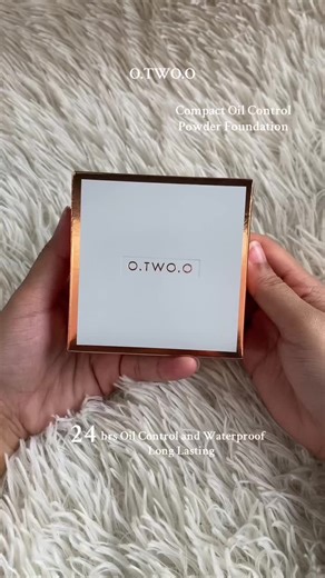 O.TWO.O Compact Oil control Concealer Pressed Powder Foundation Makeup Color Mirror Uv Cosmetic. #makeup #foundation #oilcontrol #otwoo #fyp