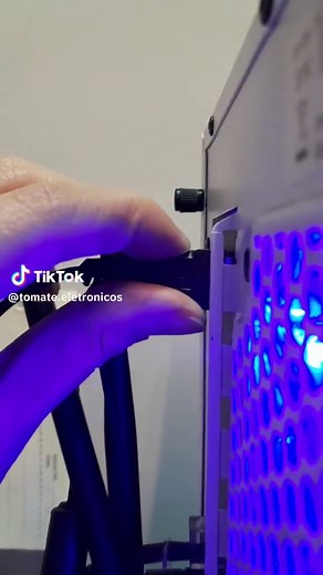 Teclado LED RGB MTE-G107 da Tomate 🍅 O seu companheiro nos dias de jogos, lives e muito mais! 😃 A Tomate tá cheia de novidade para você!