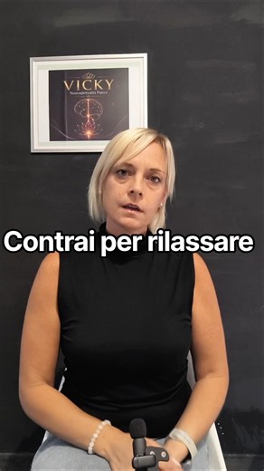 stringi i pugni per lasciar andare #consapevolezza #crescitapersonale #esercizio #perte
