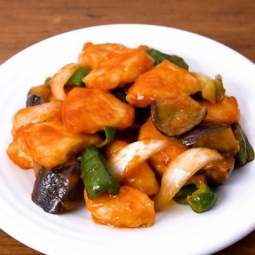 甘酢あんがおいしい！ 鶏むね肉と夏野菜の酢豚風のレシピ動画・作り方 | デリッシュキッチン