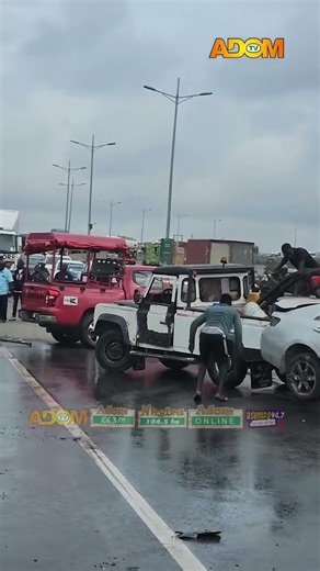 Watch as cars, vans and articulator trucks are towed from the scene of a multi-vehicle crash