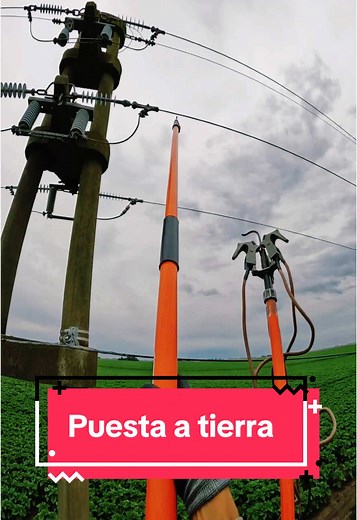 Demostración de una puesta a tierra en una linea de 33kv (media tension) #mediatension #liniero #electricista #electricidad #fyp #parat #puestaatierra #electric
