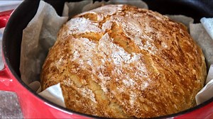 Εύκολο Χωριάτικο Ψωμί ΧΩΡΙΣ ΖΥΜΩΜΑ. Δείτε αναλυτικά τη συνταγή εδώ: https://bit.ly/3h2HMKc | Dimitris Michailidis