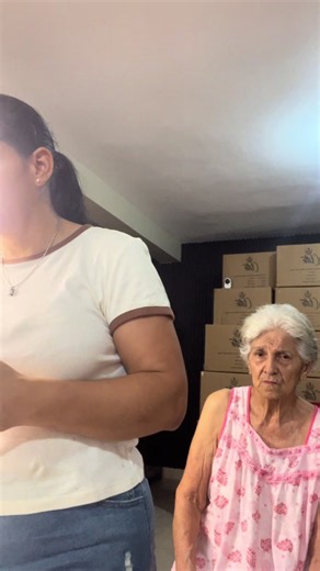 Es casi imposible lograr hacer vudeos con la tia en mi almacen #mimi #detalles #ventaspormayor #Viral