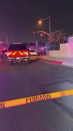 A pursuit originating in Anaheim with the Anaheim Police Department concluded in Placentia at the intersection of Bradford Avenue and East Madison Avenue. Regrettably, it has been confirmed that there was a fatality. #anaheimchisme #fyp #chisme #noticias #caraccident
