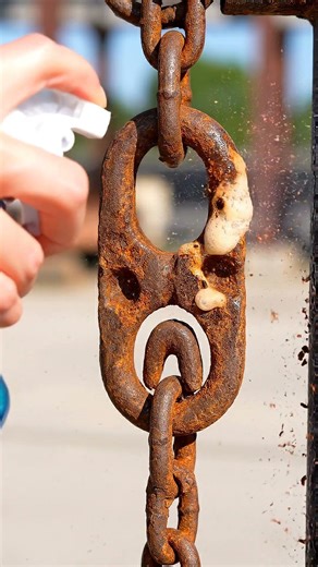 Rust Removal Chain Lock Cleaning