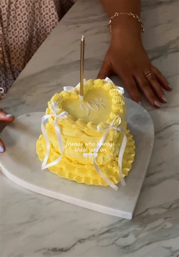 The sweetest surprise from my biggest cheerleaders for hitting my 50k goal here on TikTok! 😭 Truly don’t know what I would do without these girls— have been by my side since day one! So beyond grateful to have them in my corner love you love you love you! @Beckie Woodfield @magses Jess Koller💛🎉🎂 #friendgroup #supportingfriends #cozyvibes #comfortcreator #wholesometiktok