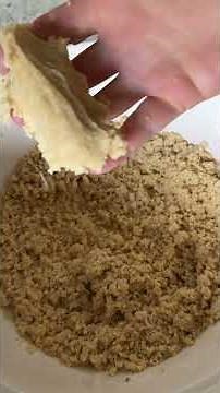 Dutch Apple Pie with Chocolate Chip Cookie Dough Crust #fallbaking #applepierecipe #applerecipe