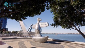 Immerse yourself in the captivating story of "First Contact" at Elizabeth Quay! ✨ This stunning 5-meter tall cast aluminium sculpture, created by the esteemed Noongar artist Laurel Nannup. The artwork reflects the Noongar people's initial encounter with European settlers, where distant sailing ships appeared as giant floating birds on the horizon. The sculpture's design, featuring a turned head and outstretched wings, ingeniously represents the horizontal spar, mast, and sail of those ships. Lau