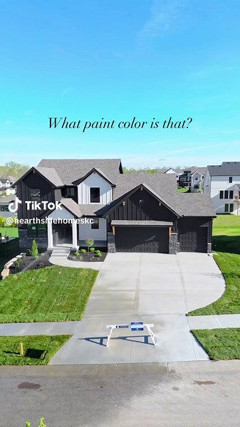 Curb Appeal: Modern Color Palette for Home Exteriors