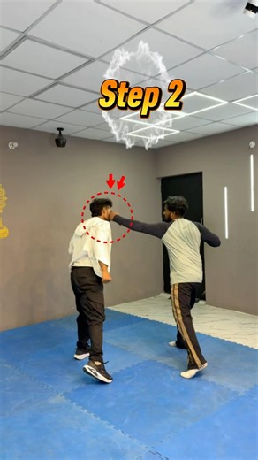 Dodge This Punch & Hit Back 😳 #selfdefense #boxing #fighttips