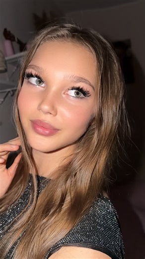 Tina Abramova on Instagram: "There are videos that are captivating in their own way, but it’s hard to pinpoint why 🤷‍♀️ That happens to everyone sometimes, right? I’ve watched this particular video many times, and I thought maybe it might lift your spirits, too 💋 So what? Am I the only one who wants to rewatch my video? What kind of magical powers are these? 😂✨"