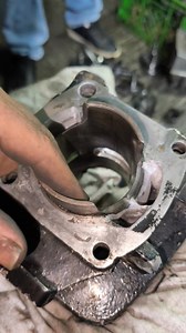 7.1K views · 179 reactions | Salió de cirujía el que estaba con dos lumbreras trabajando no puedo enconarlo por no tengo con quien tengo 16 cilindros por un lado y 4 por otro lado necesita que le diera una solución pronto en menos de 20 Dos y eso es imposible está es mi opción se que no veremos el otro año si Dios bendice don José José conector racing racing | Taller Samir Gonzalez Gonzalez | Facebook