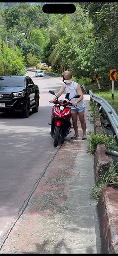 💩 happens #gg #thailand #vacation #srtuck #bike