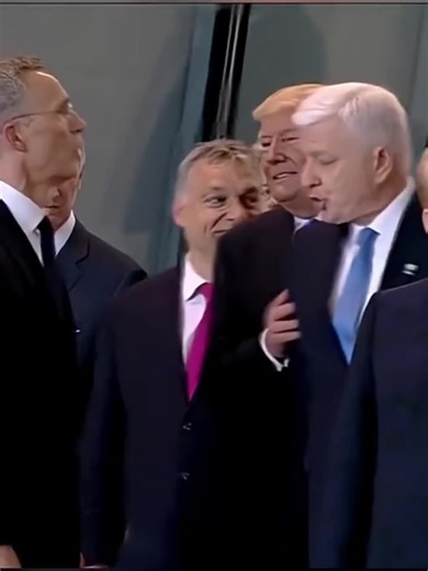 Trump vs Poutine : Deux Styles de Leadership Opposés