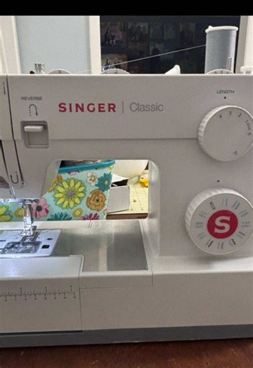 How to Thread a Singer Classic Sewing Machine