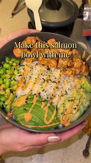 Easy Salmon Bowl Recipe for Dinner