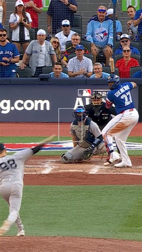 4.9M views · 105K reactions | THE FIRST POSTSEASON GRAND SLAM IN BLUE JAYS HISTORY: VLADIMIR GUERRERO JR. #PLAKATA | Toronto Blue Jays | Facebook