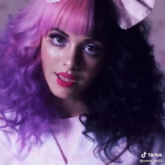 Dollhouse by Melanie Martinez: Meaning and Lyrics