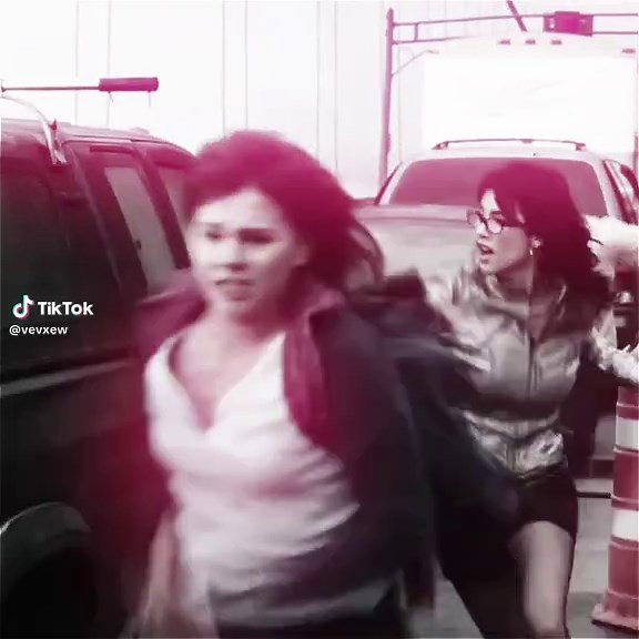 she убежала от смерти💜 #finaldestination5 #fyp #edit #backgroundcharacter #finalgirl