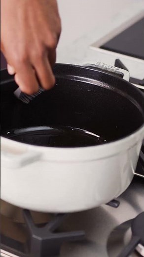 Culottage de cocotte : Efficacité antiadhésive ! - STAUB