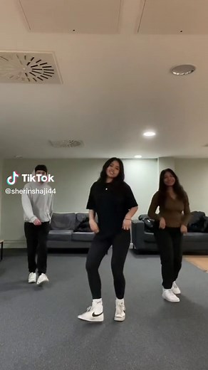 Energetic Tamil Kuthu Dance Video