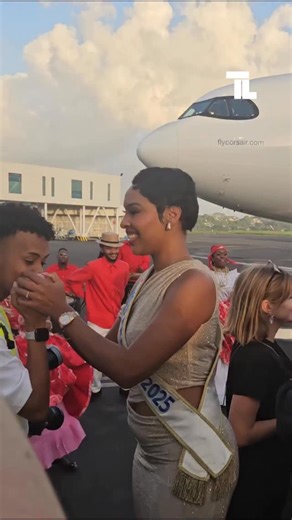 L’accueil chaleureux des candidates de Miss France 2026 et de Miss France 2025 lors de leur arrivée en Martinique 🫶 @angeliqueaf_off @missfranceoff #missfrance #missfrance2026 @missmartiniqueoff | Télé Loisirs