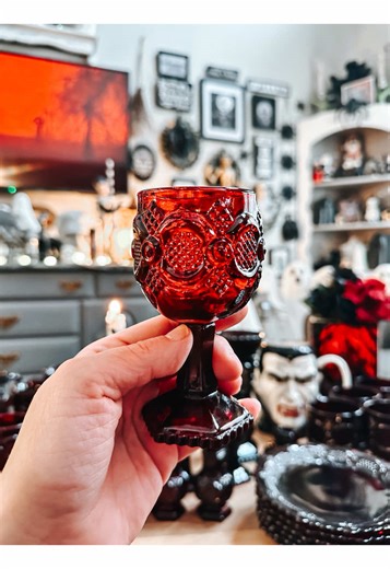 This ruby red vintage Avon Cape Cod glassware set is what vampire dreams are made of 🧛🏻‍♀️♥️🩸 #vampire #vintageglass #vintagefinds #dracula #gothicdecor