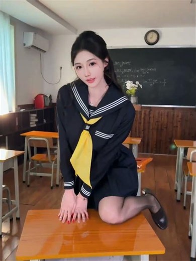 Flawless Legs & Beautiful Feet: A Perfect Showcase 💖👣 #PerfectBodyGoals