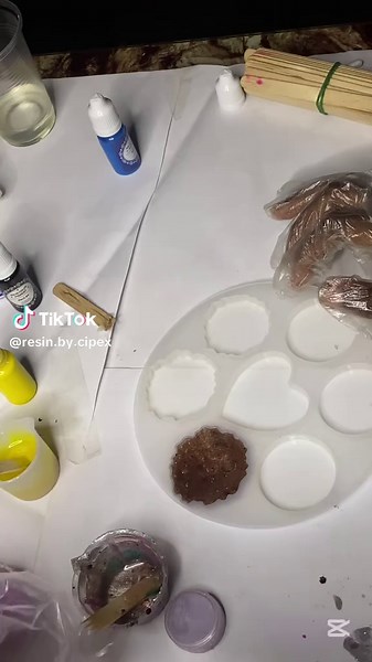 “From liquid to masterpiece! ✨ Watch as this resin keychain comes to life—handmade with love and a touch of creativity. 💖🔑 #ResinArt #HandmadeWithLove #ResinArtist #viral #epoxyresin #creatorsearchinsights #trending #resinbycipex #fyp #resinkeychain #process