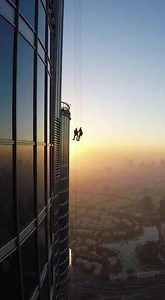 With 24,000 glass windows gleaming over the Dubai skyline, the Burj Khalifa doesn’t just reach the sky—it reflects it. But keeping those windows spotless is a full-time feat. A team of 36 professional cleaners takes up to 3 months to clean the entire façade—and then the cycle starts again. Suspended from custom-designed mechanical gondolas, workers face extreme heat, dizzying heights, and high winds—all while making sure the 828-meter tower maintains its iconic shimmer. The building’s surface ar