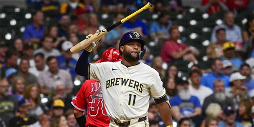 Brewers' Jackson Chourio seen testing hamstring injury between Games 1, 2 vs. Cubs