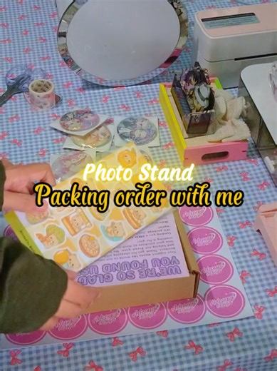 Packing order with me 💕 #customprint #photostand #giftideas #smallbusinessmalaysia #packwithme