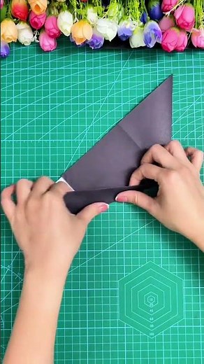 Learn how to fold a dart-shaped origami arrow in one easy step Origami Tutorials Creator Center