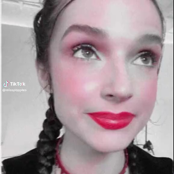 Creative Poppy Edits: Tips for Seamless Transitions