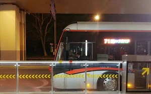 上海延安路中运量新71路 车头pov 申昆路枢纽to延安东路外滩