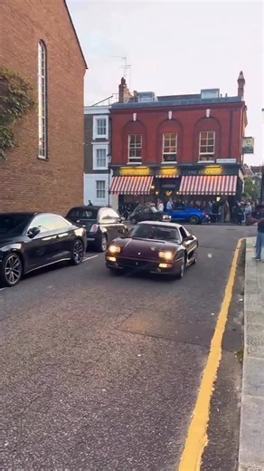 Un Ferrari 355 spider  #ferrari #ferrari355 #ferrarilaferrari | Diego A. Depedro Soto | Facebook
