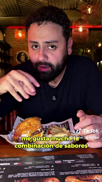 Probamos 2 hamburguesas edición limitada de @La Gaira para la @burgerweekbolivia. Van a estar disponibles hasta el 16 de noviembre. Mi favorita, la Paisa Ribs. Aquí les dejo mi reseña. #reseñasreales #hamburguesa #burgerweek #lagaira #santacruzdelasierra🇳🇬