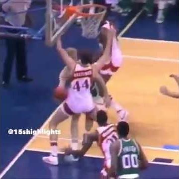 Larry Bird was faking everybody easily! Passing Skills were LIT!