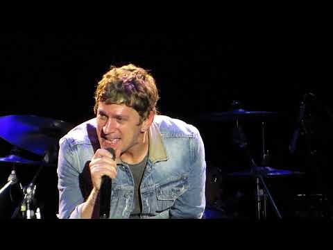 Rob Thomas "Pieces" (Alex Beck on Piano) Live at The Music Box