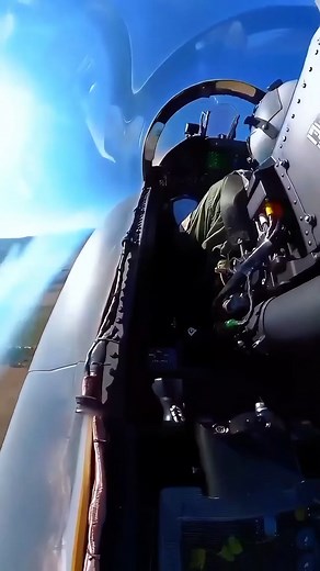 When the fighter jet pilot rushed to the cockpit | Fighter USA