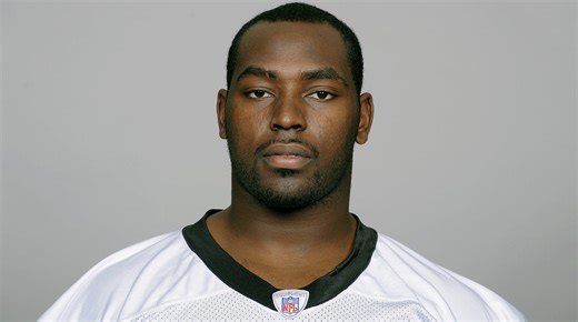 Arthur Jones, an NFL defensive lineman who scored a Super Bowl championship with the Baltimore Ravens in 2012, has died at age 39. bit.ly/46R7j4B | E! News