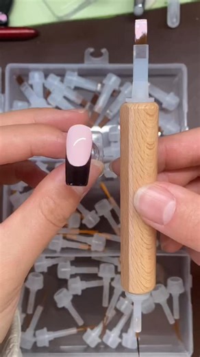 Moepak on Instagram: "✨ Clean, quick, and super convenient These disposable replaceable nail brush heads come in 3 different styles — switch anytime, no cleaning needed 💅 Perfect for nail techs and DIY lovers. Hygienic, time-saving, and easy to use! Essential 🛍🛒via my profile link💕 #NailBrush #DisposableNailTools #NailTechMustHave #NailSupplies #EasyNailArt"